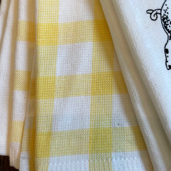 RAE DUNN Farm Charm Set of 3 Summer Yellow Cotton Kitchen Towels 16 x 26 NEW - Picture 3 of 7